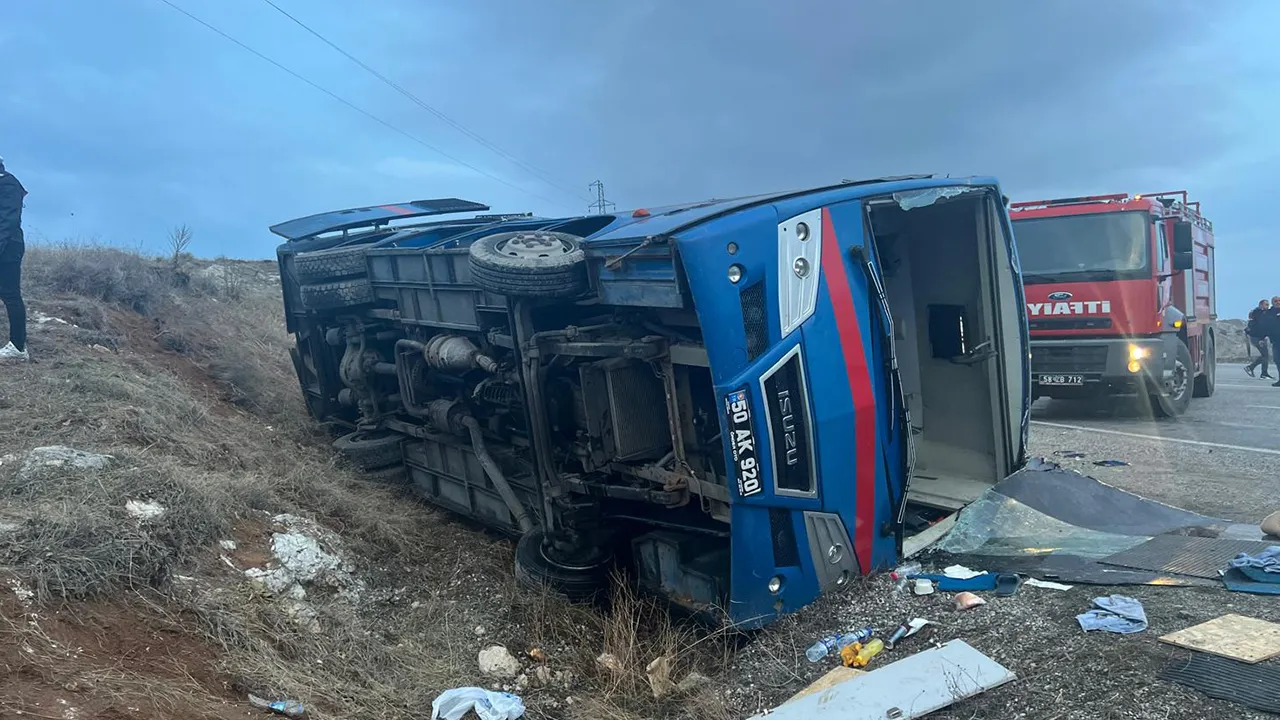 Erzurum-Antalya hattında kabus anlar: Cezaevi aracı takla attı, ağır yaralılar var!