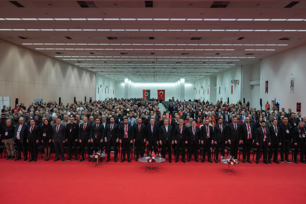 Genel kurulda yönetim ve denetim kurulu raporları ibra edildi.