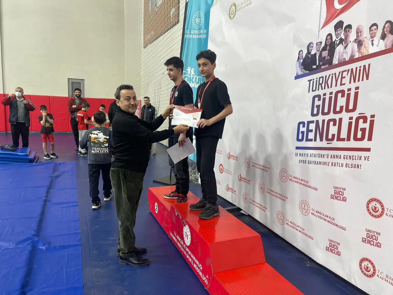 İhlas Koleji Güreş Takımından İstanbul Şampiyonasında çifte başarı