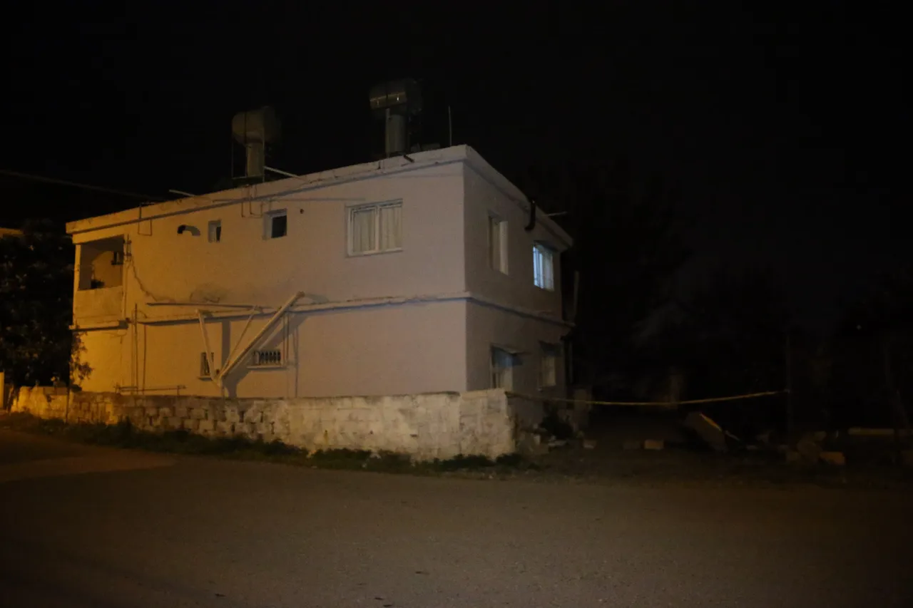 Hatay'da kayıp olarak aranan kadının cesedi evin banyosunda gömülü bulundu