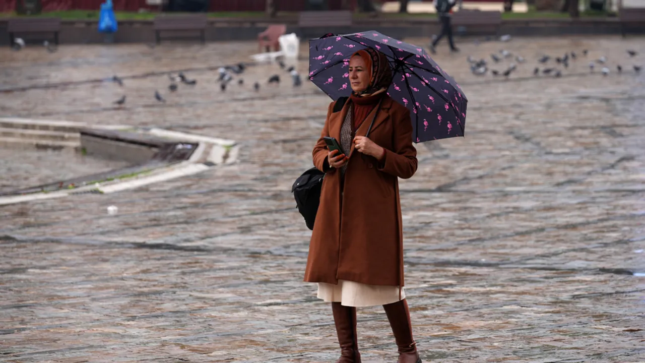 Kırmızı uyarı verildi! Yurdun tamamı yağışa teslim olacak... Birçok ilde risk yükseldi