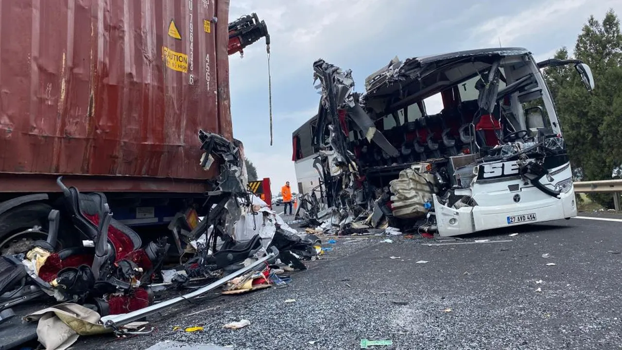 Korkunç kazada yaralı yolcu şoförü suçladı! 