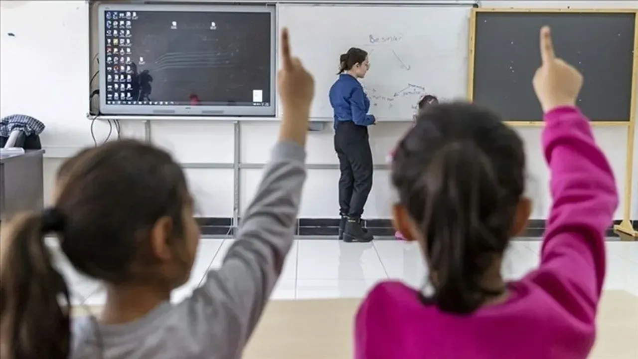 Okula başlama yaşı değişiyor mu, okullar 4 gün mü olacak? MEB okula başlama yaşı gündemde!