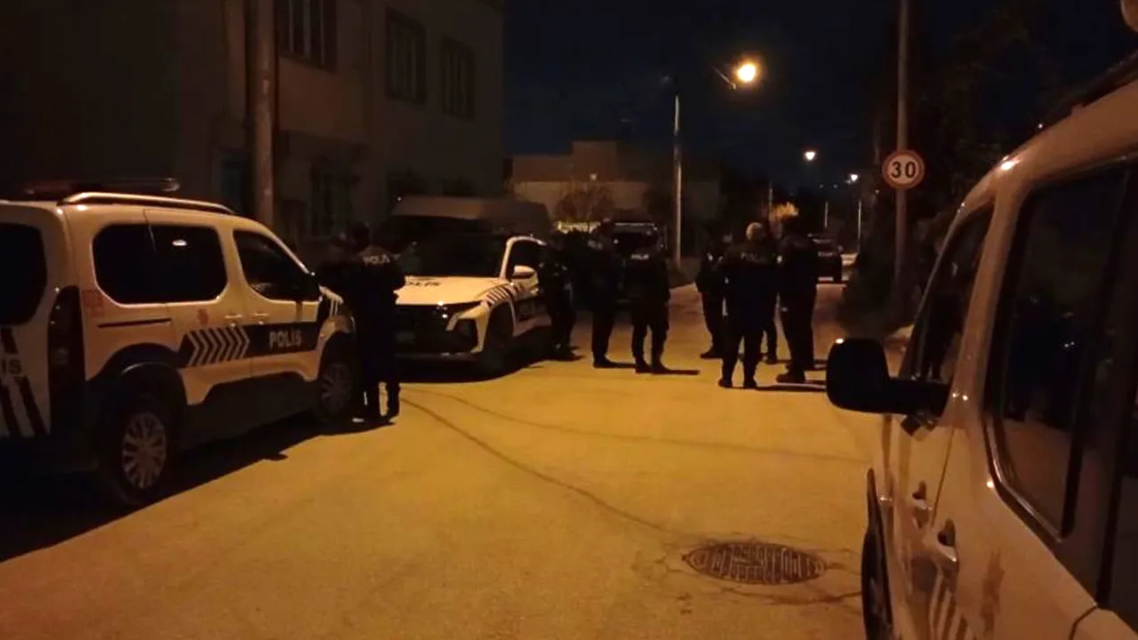 Polislere 'Ben kaçtım' deyip gaza bastı! Her yerde aranıyor