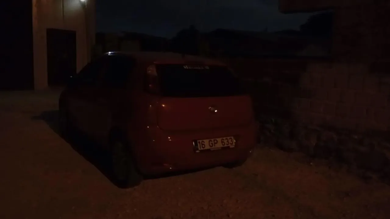 Polislere 'Ben kaçtım' deyip gaza bastı! Her yerde aranıyor