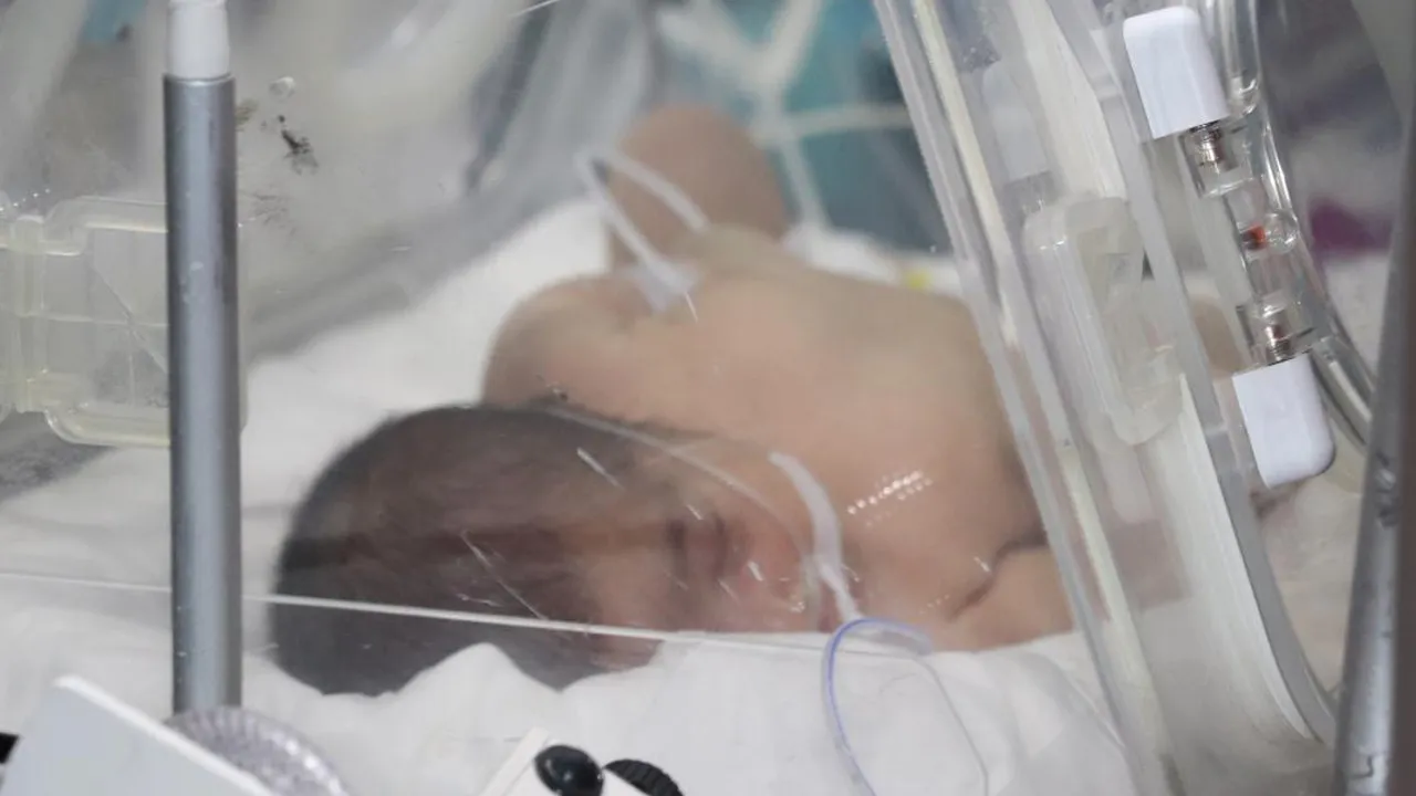 Sinsi virüs geri döndü! Bebekleri tehdit ediyor, uzmanlar uyarıyor