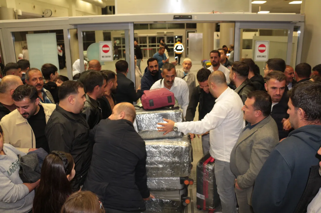 Suudi Arabistandan Şırnaka ilk sefer! Umre yolcuları geri döndü