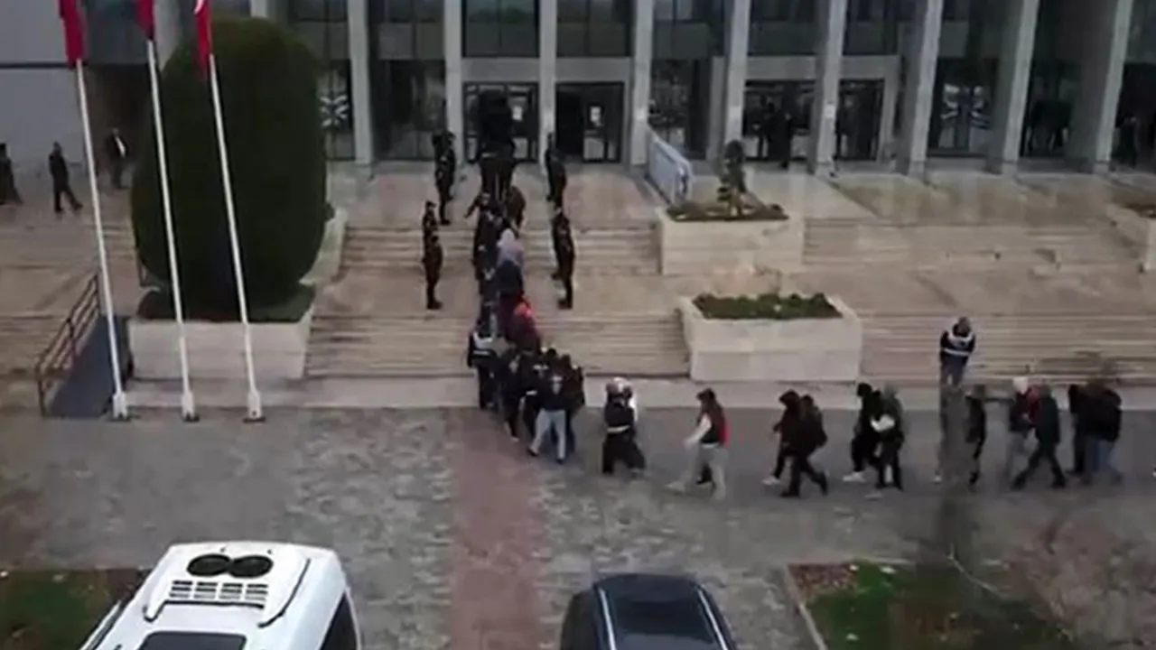 6 ilde dolandırıcılık operasyonu! Sahte ilan verip 1 milyondan fazla para toplamışlar 