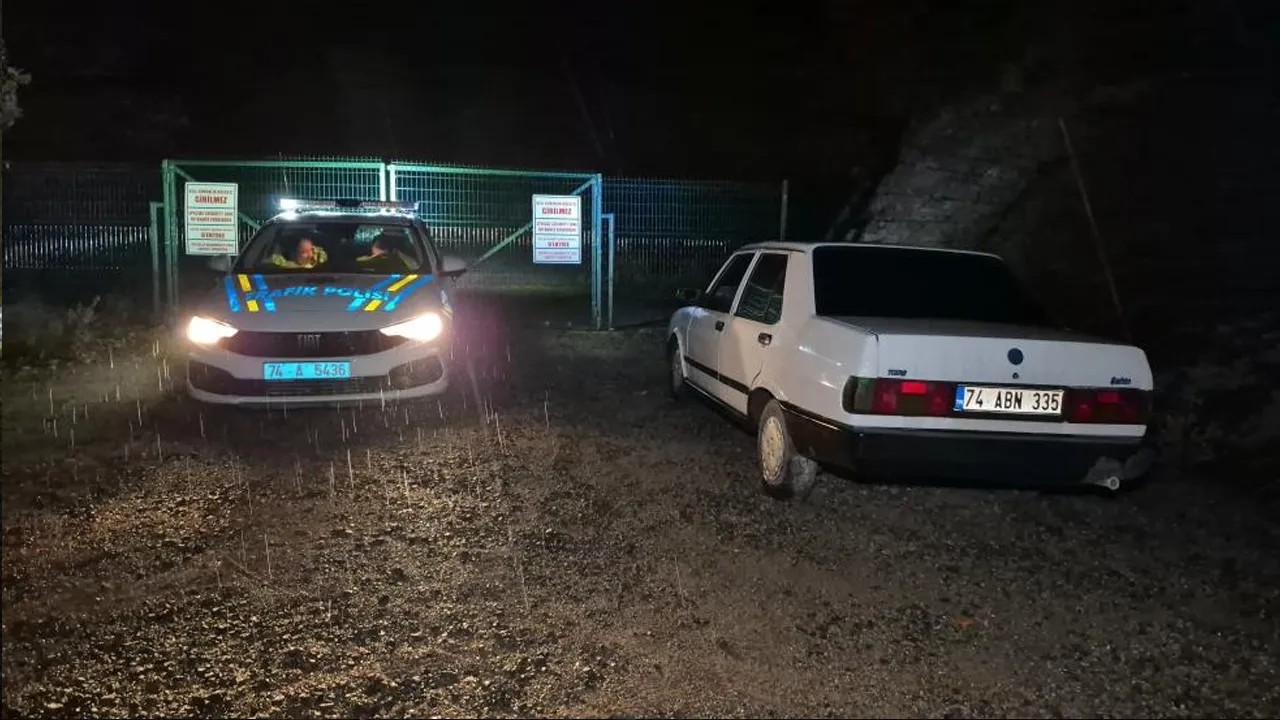 Bartın'da sıcak saatler! Polis peşlerine takıldı, 30 kilometre kovaladı