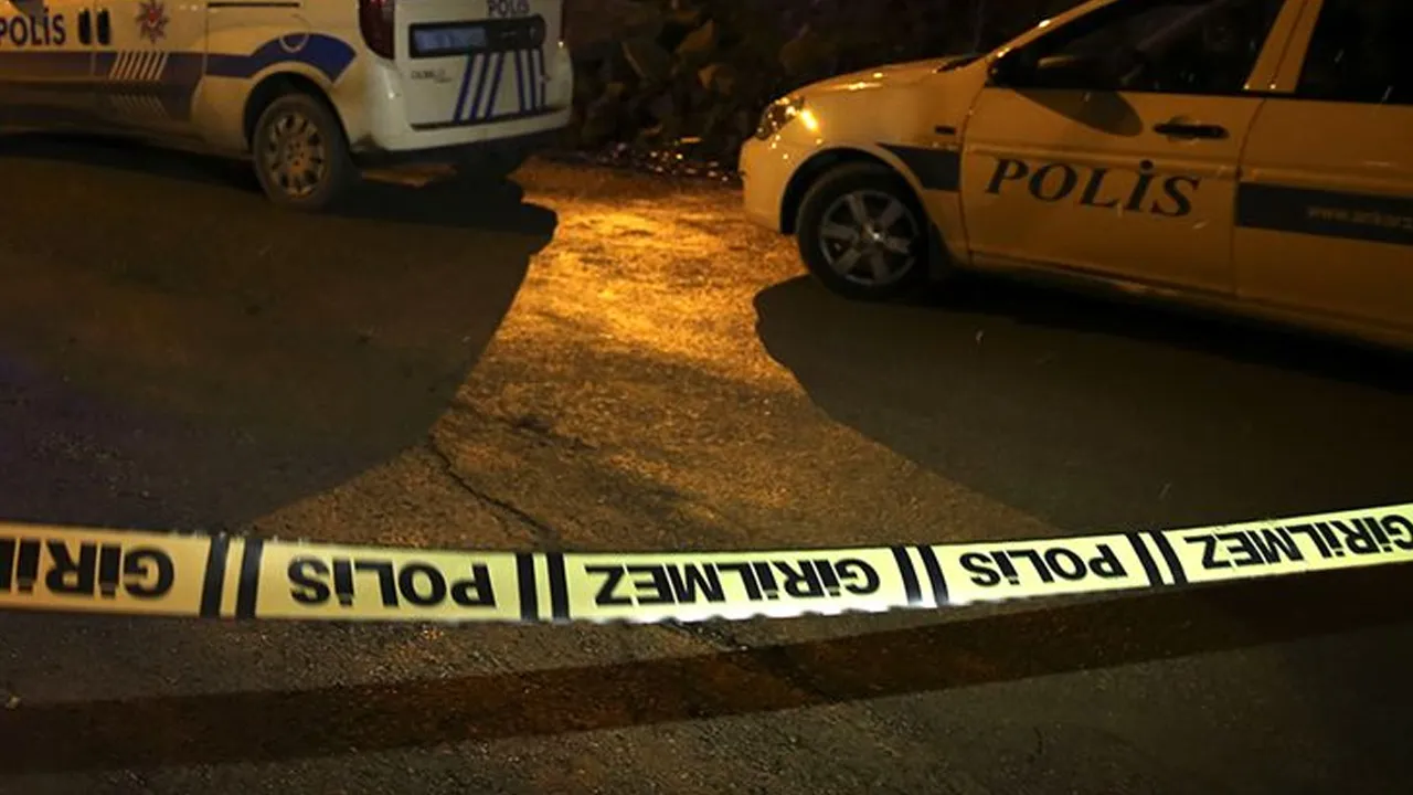 Batman'da dehşet! Önce babasını öldürdü sonra kendini eve kilitledi