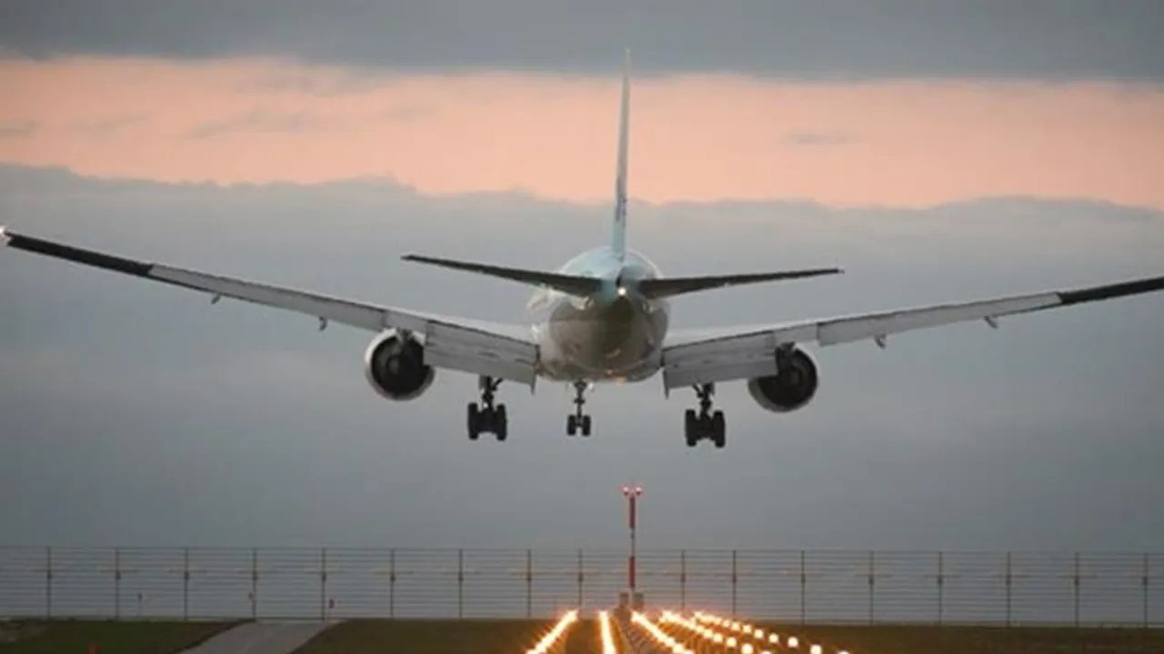 Kars'ın ardından Hakkari'de de uçak seferleri iptal edildi 