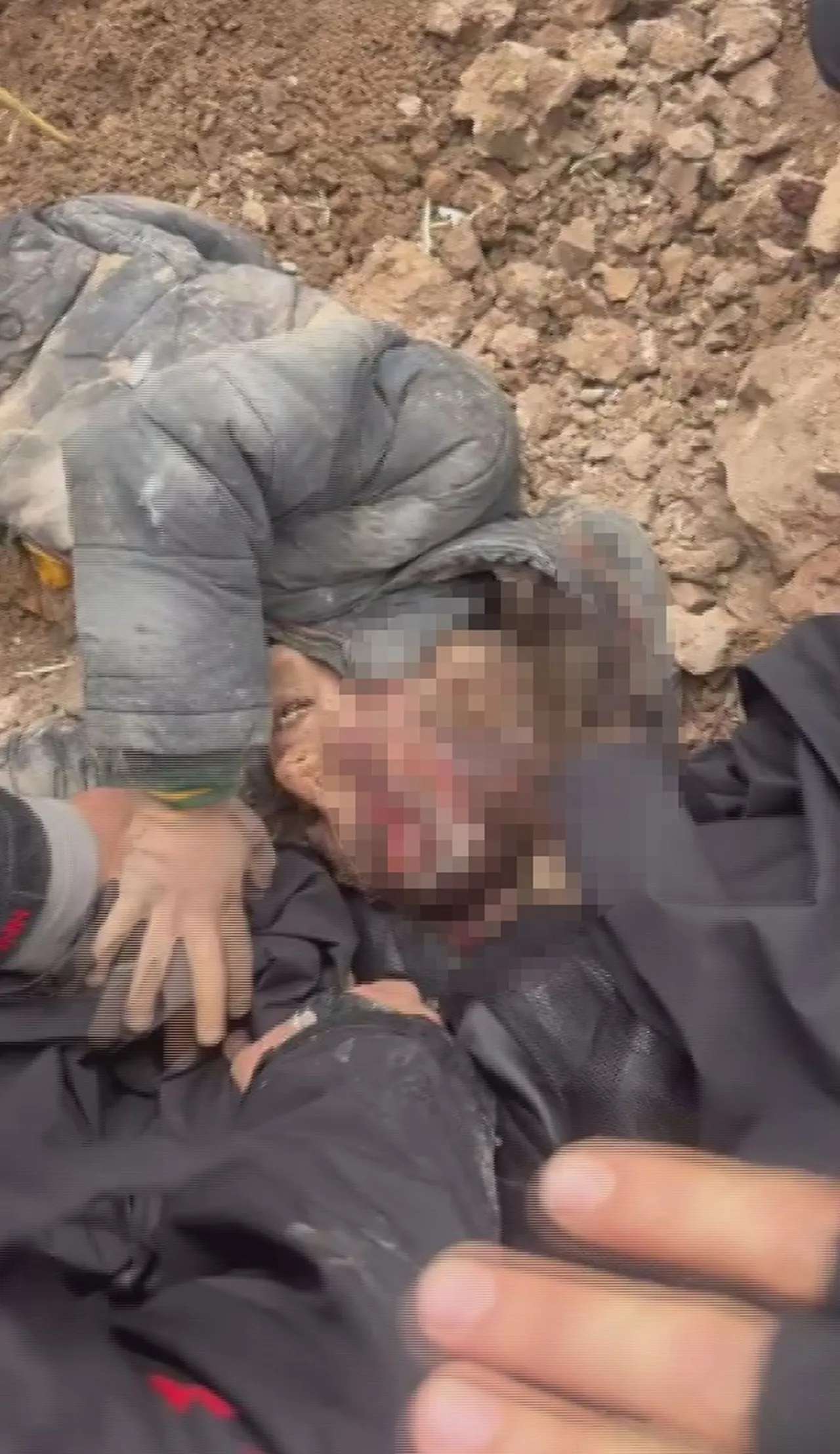 Dehşete düşüren olay! 10 yaşındaki çocuk toprağa gömülü halde bulundu