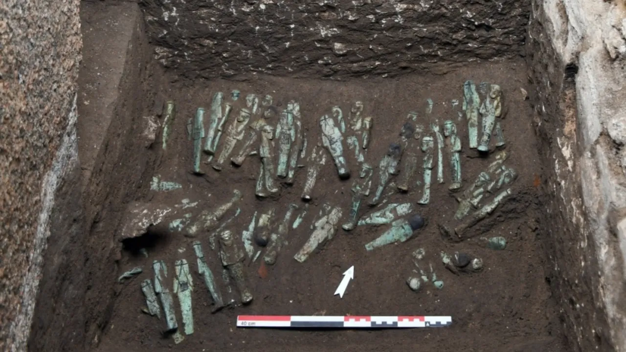 Devasa hazine 3 bin yıllık sırrı ortaya çıkardı! Mısır Firavunu başka bir mezara gömüldü