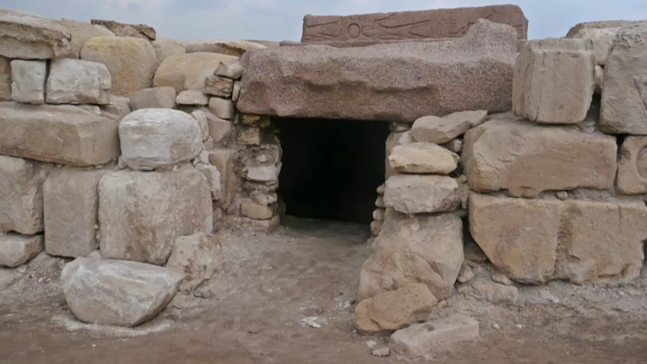 Devasa hazine 3 bin yıllık sırrı ortaya çıkardı! Mısır Firavunu başka bir mezara gömüldü