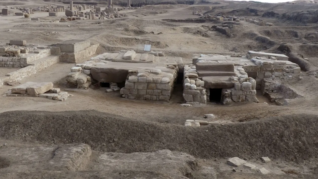 Devasa hazine 3 bin yıllık sırrı ortaya çıkardı! Mısır Firavunu başka bir mezara gömüldü