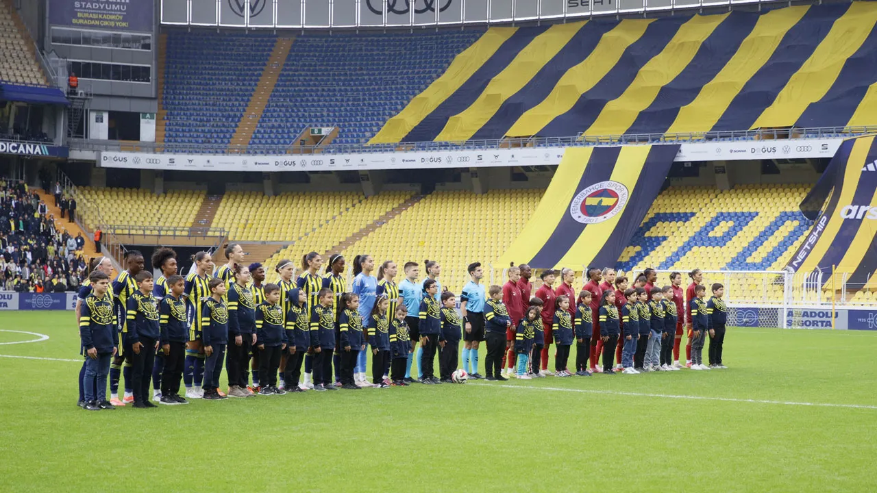 Fenerbahçe - Galatasaray derbisinde tek gollü zafer: 11'de 11'le zirveye kuruldular