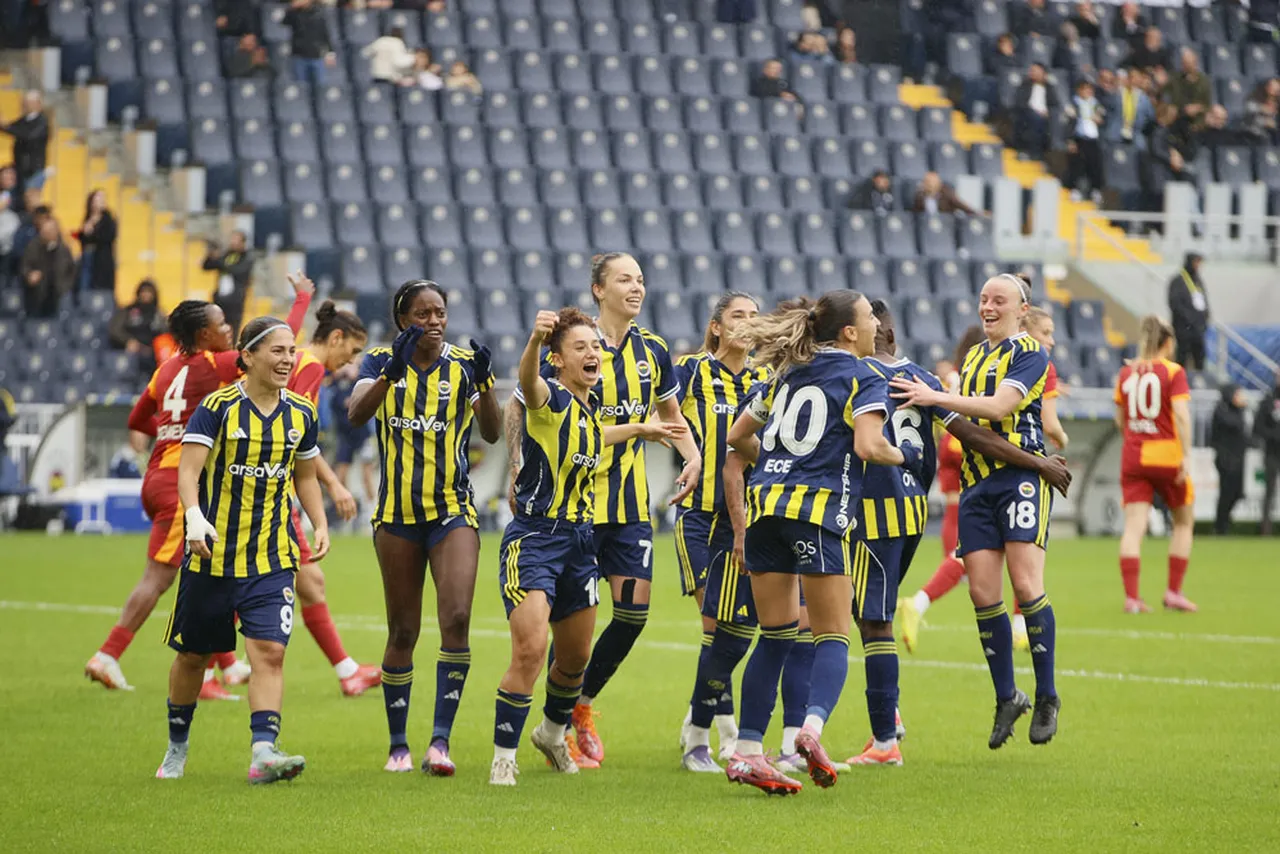 Fenerbahçeli oyuncuları gol sevinci