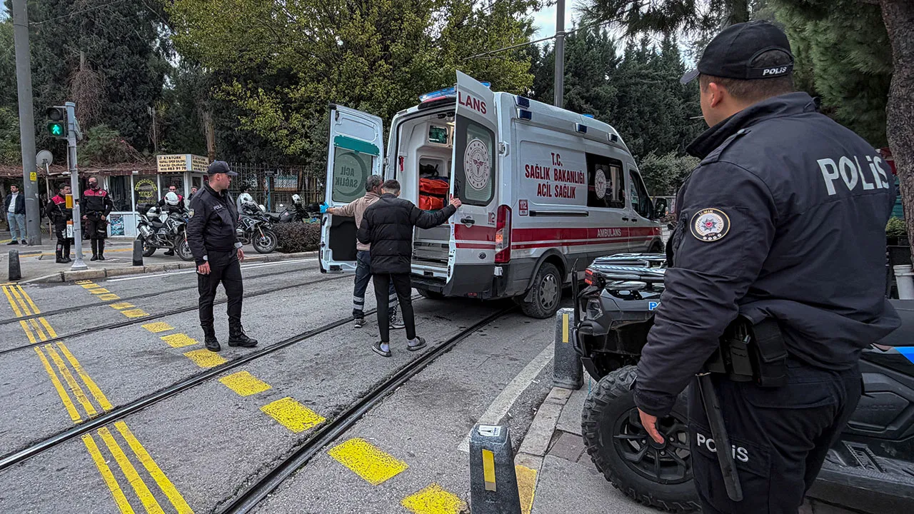 Göztepe - Beşiktaş maçında olaylar çıktı: Polis müdahale etti, salon boşaltıldı