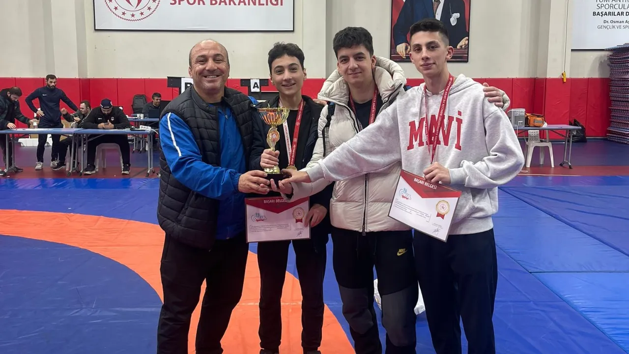 İhlas Koleji Güreş Takımı İstanbul 2’ncisi