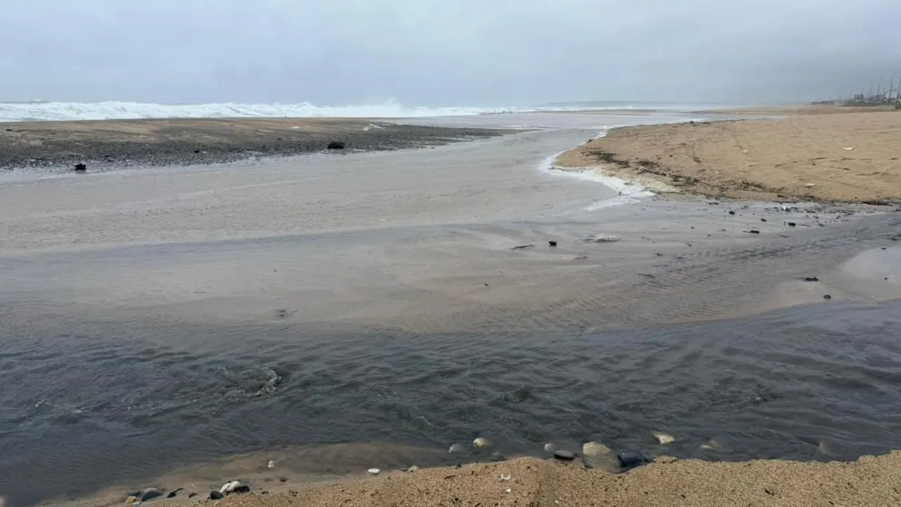 İstanbul'da tepki çeken görüntü: Atık su doğrudan denize akıyor!