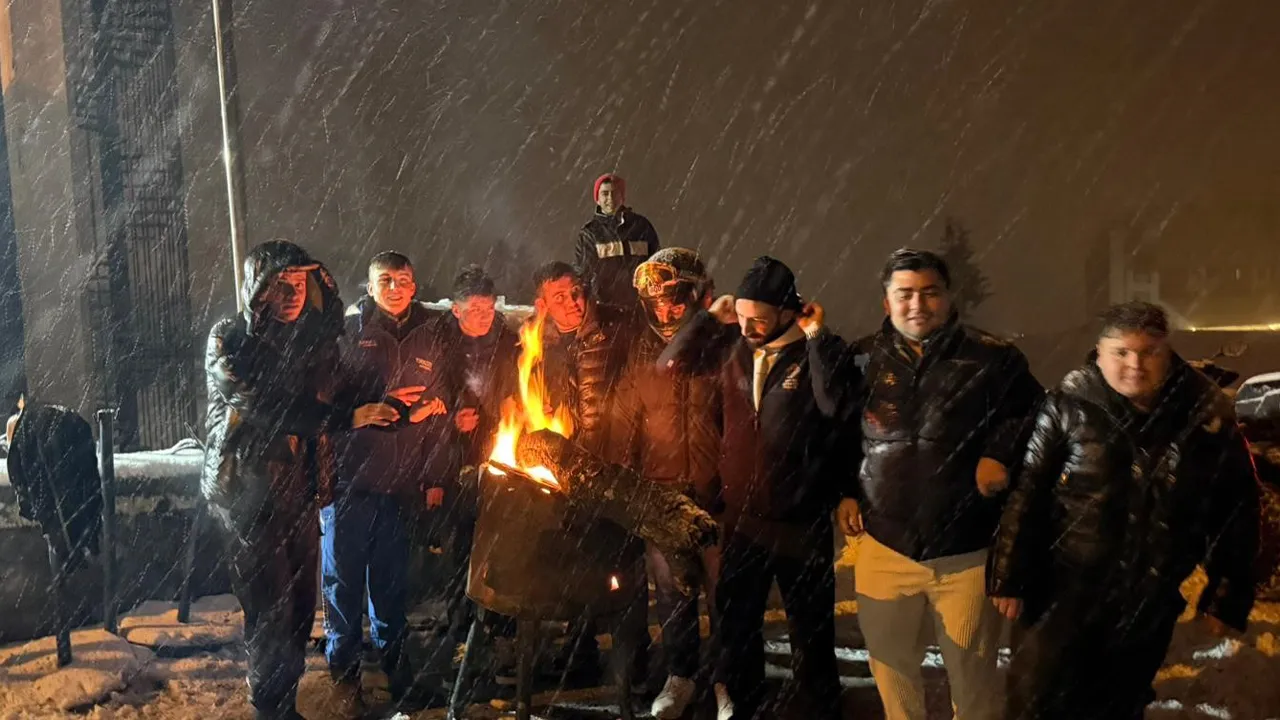 Meteoroloji günlerdir uyarıyordu: Tatilciler bile bu kadarını beklemiyordu, kara gömüldüler! 