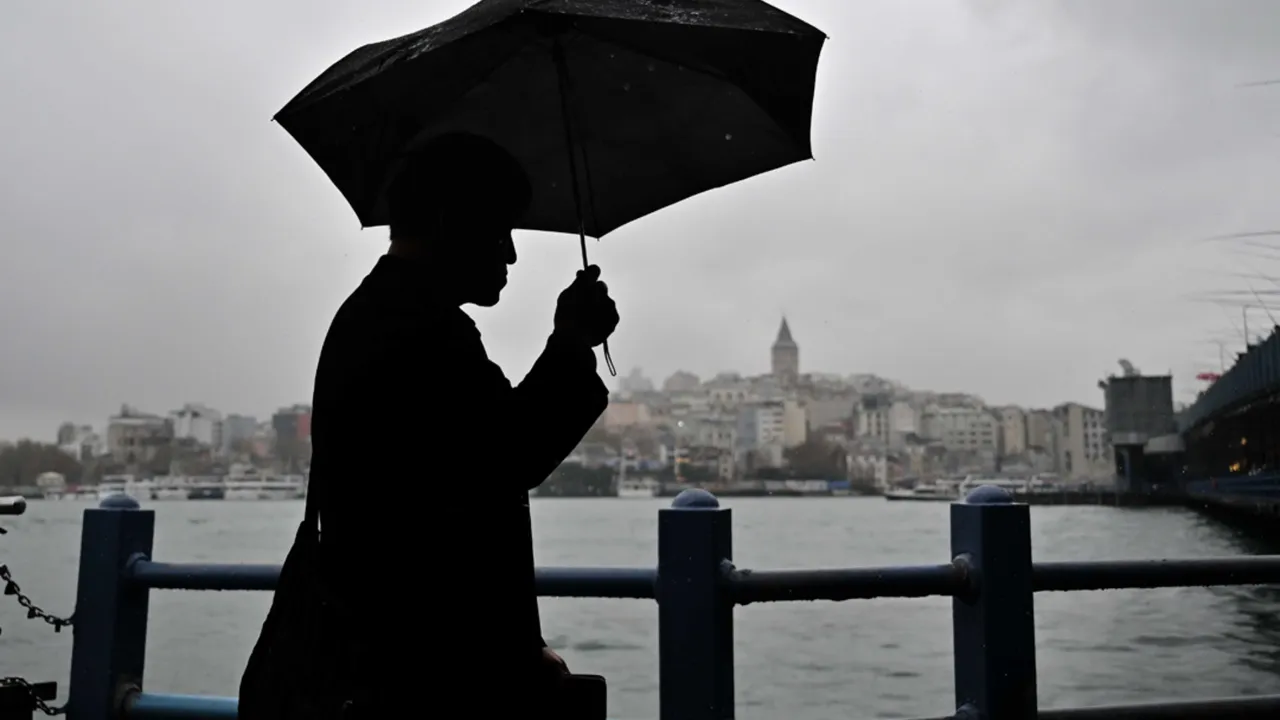 Sağanak bitiyor, kar fırtınası yolda! İstanbul için tarih belli oldu