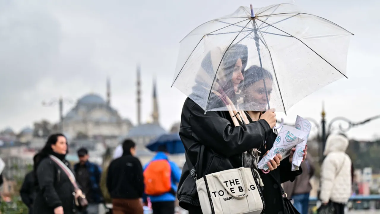 Sağanak bitiyor, kar fırtınası yolda! İstanbul için tarih belli oldu