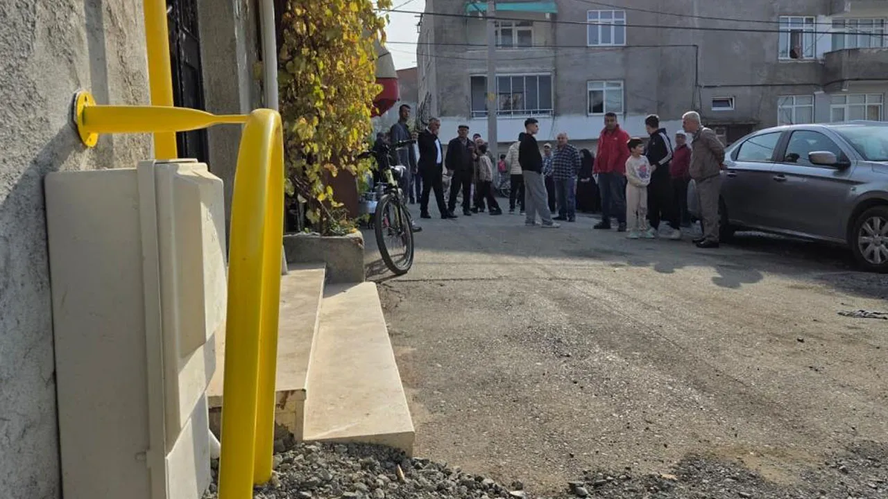 Şehrin göbeğinde doğal gazdan mahrum yaşıyorlar! 10 metre ötede var, onlarda yok