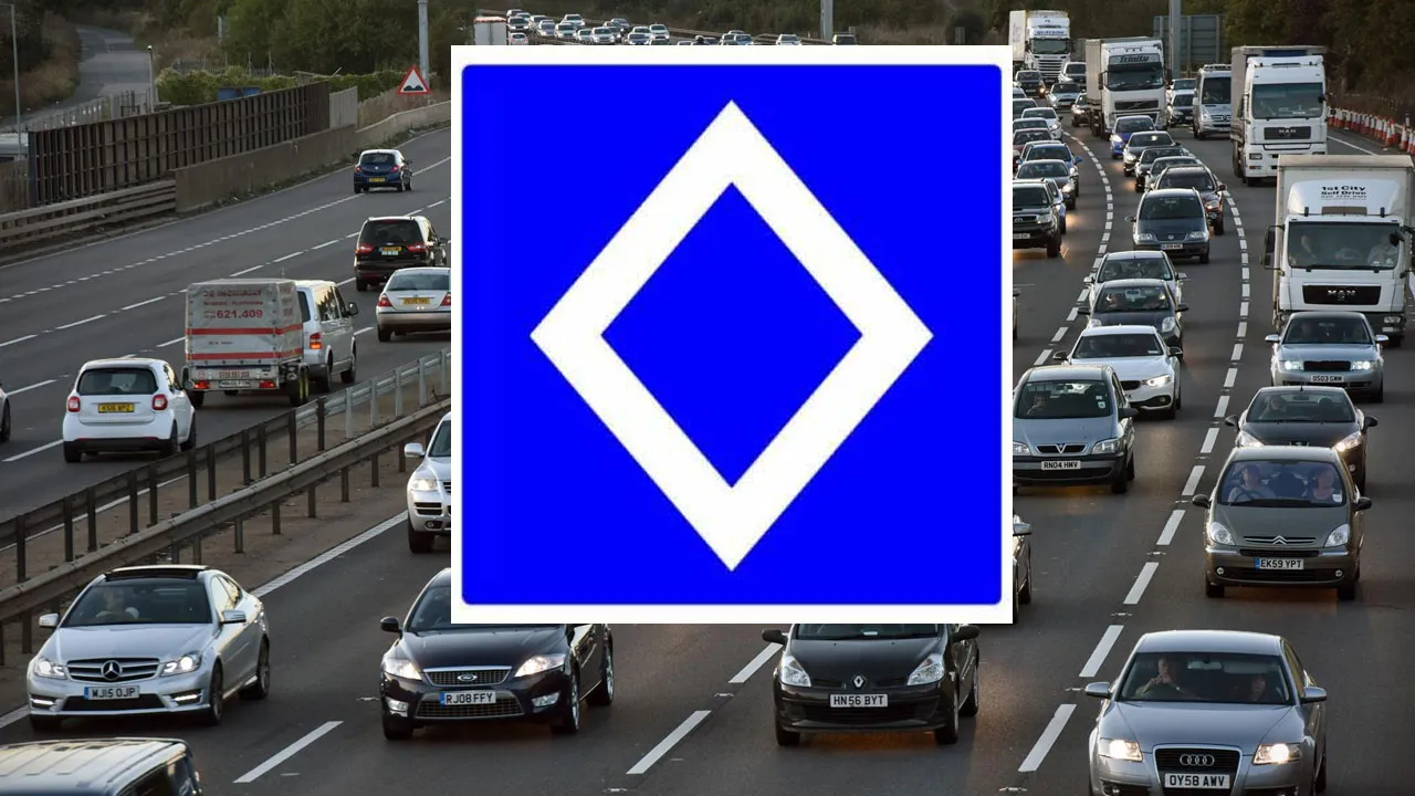 Trafikte yeni dönem: Baklava dilimi tabela ne anlama geliyor?