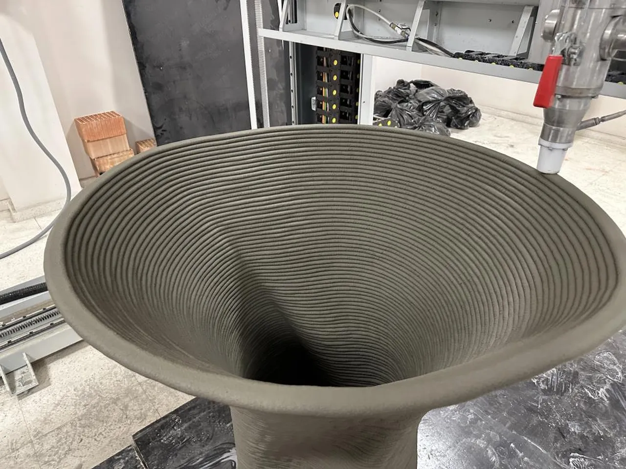 Türkiye'de 3 boyutlu beton yazıcıyla inşaat devrimi: 2 günde eviniz hazır!