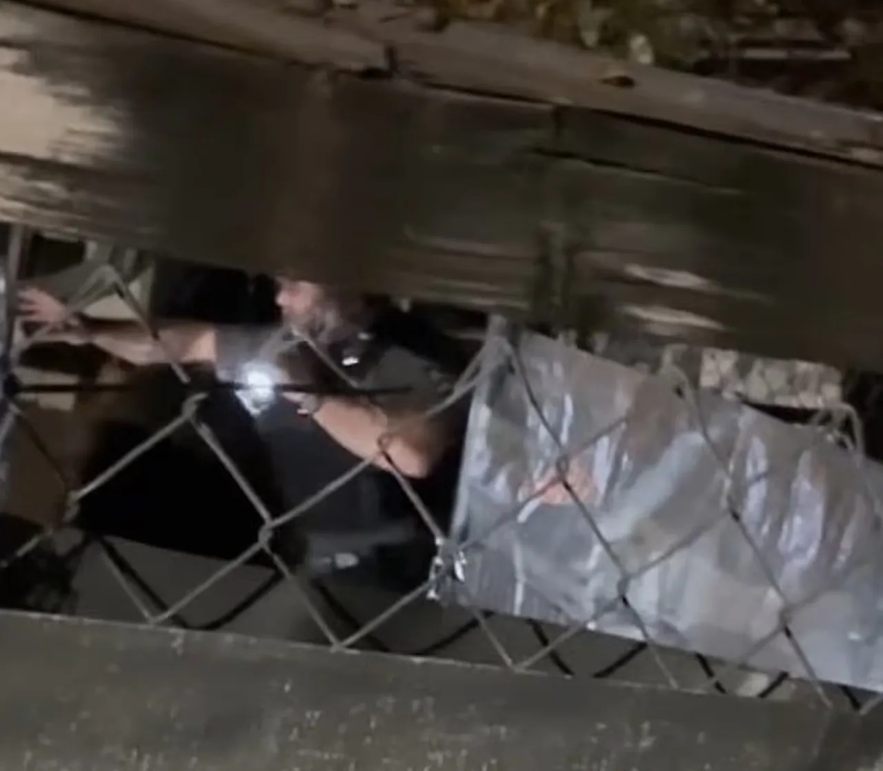 ABDde koruyucu aile dehşeti! 22 yaşındaki engelli genç köpek kulübesinde kilitli halde bulundu