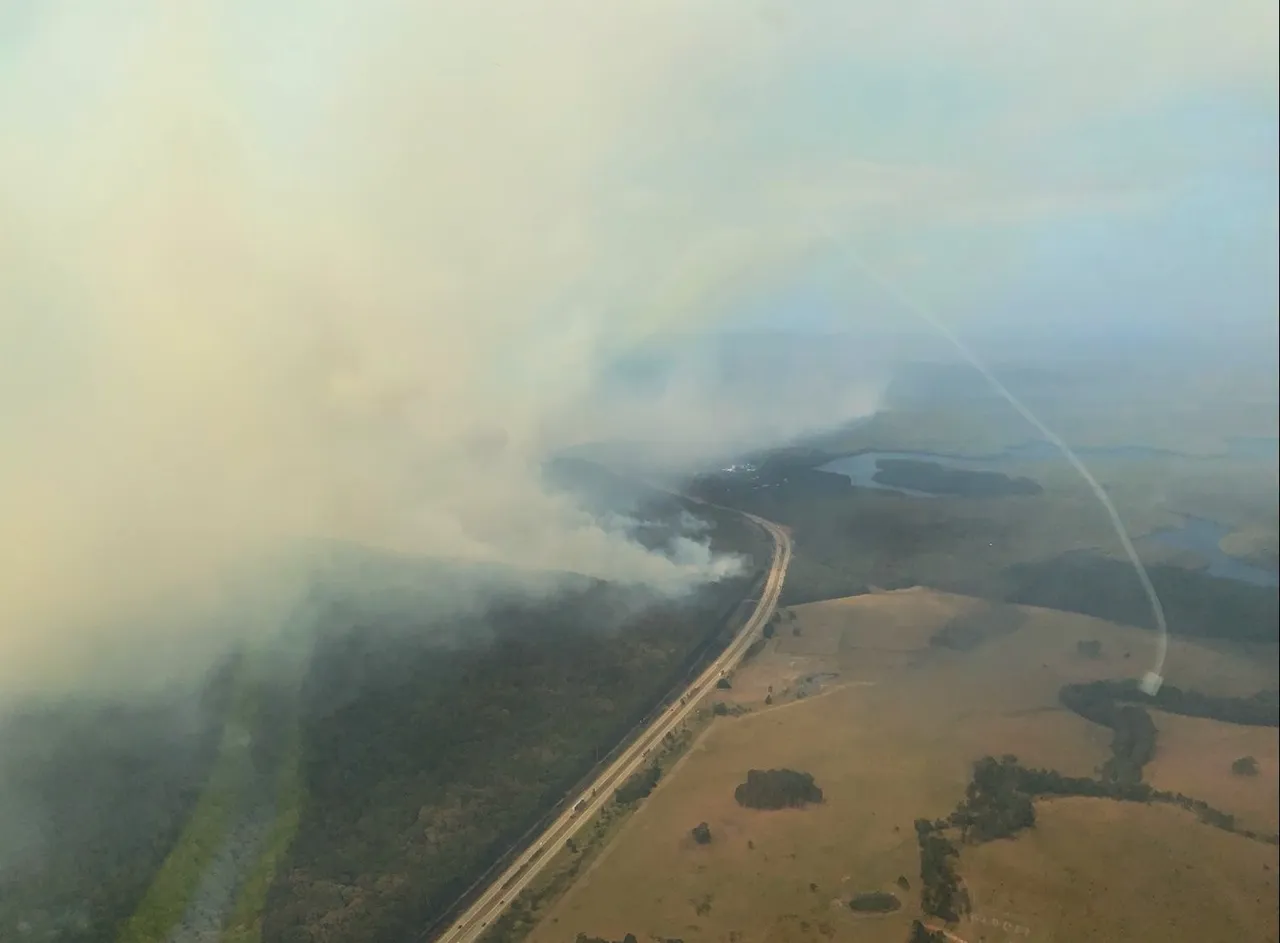 Avustralya kabusu yaşıyor! Alevler hektarlarca alanı sardı, 1 itfaiyeci hayatını kaybetti