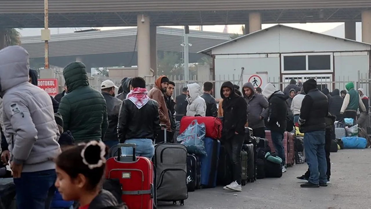 Bakan Yerlikaya açıkladı! İşte son bir yılda ülkesine dönen Suriyeli sayısı