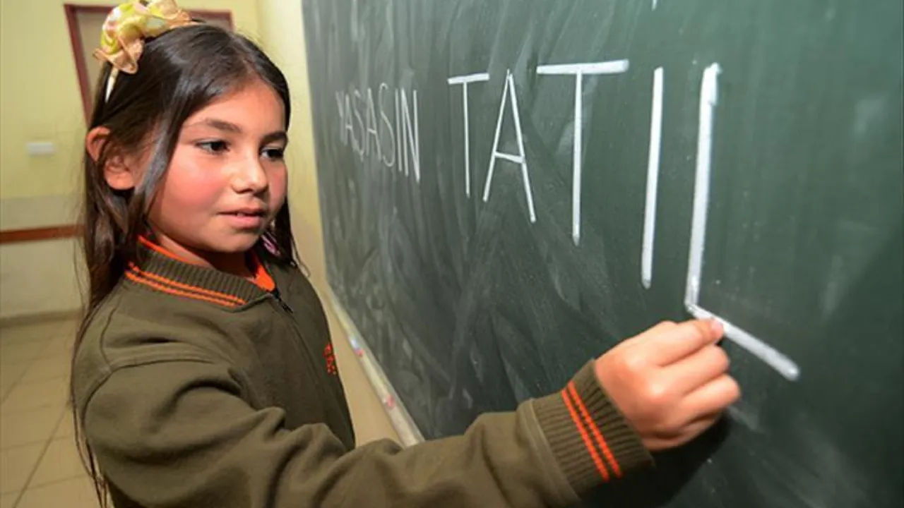 İkinci ara tatil ne zaman, hangi güne denk geliyor? 2026 ara tatil tarihi açıklandı