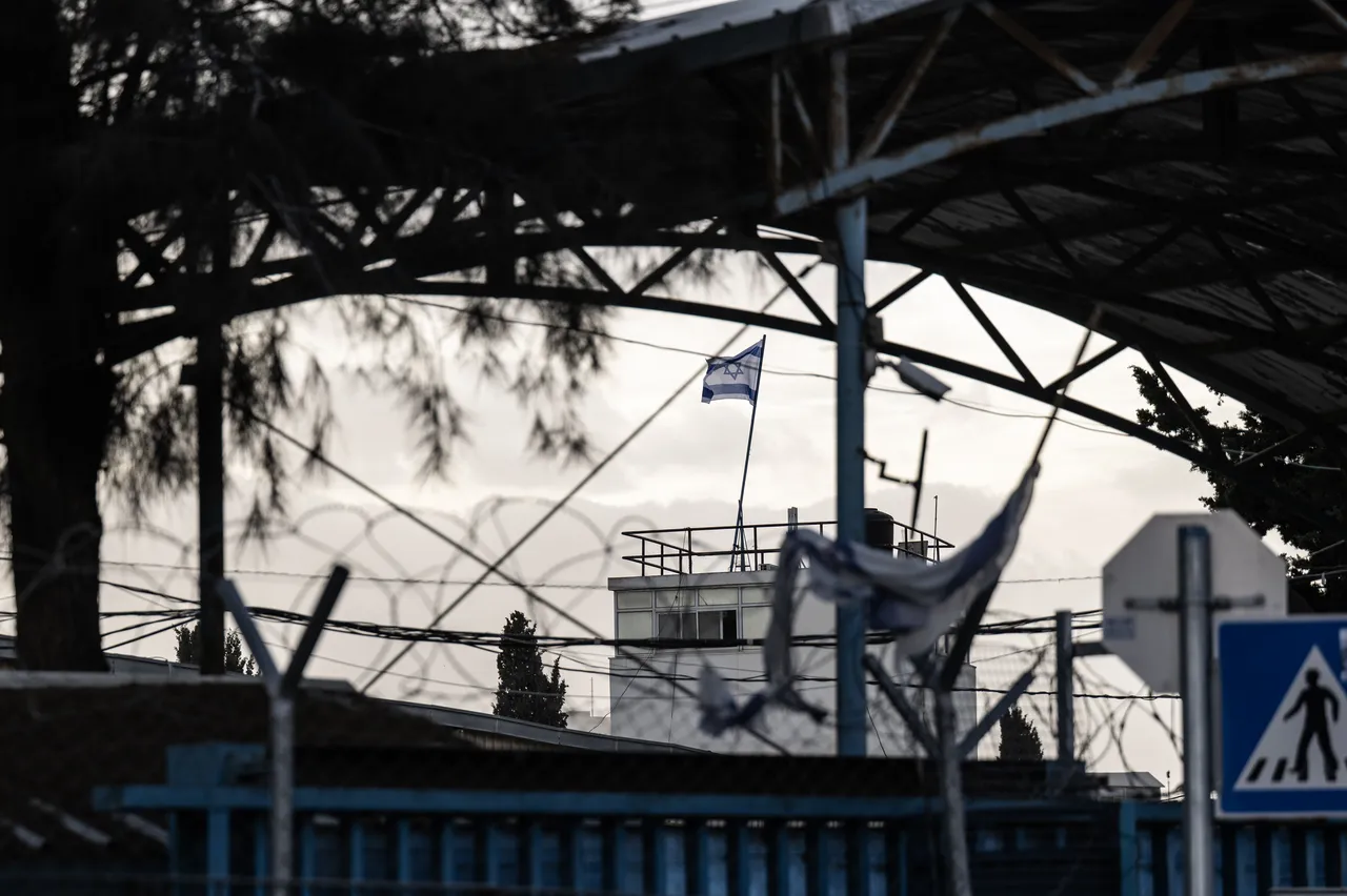 İsrail, BM ofislerini bastı