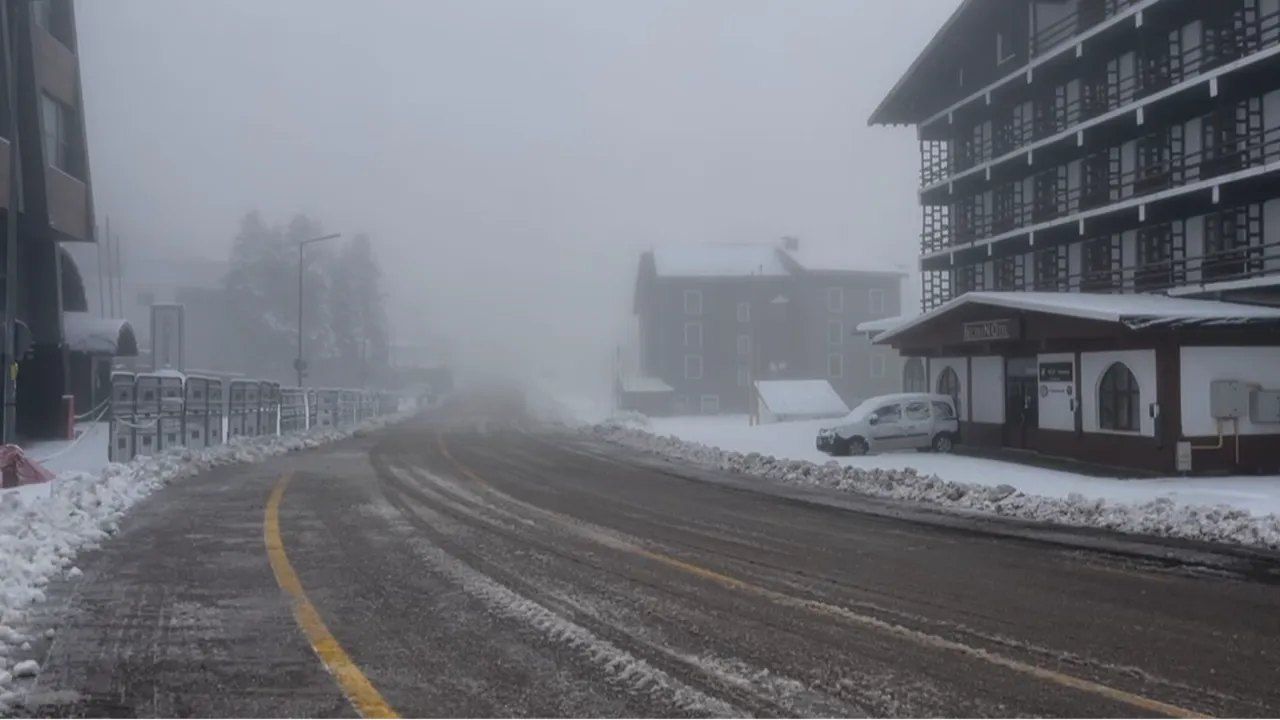 İstanbul'un yanı başında 10 santim kar!