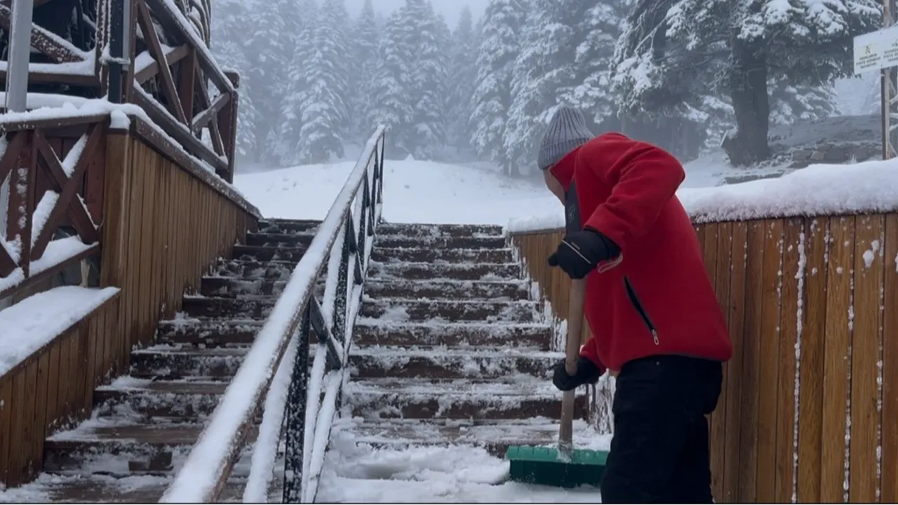 İstanbul'un yanı başında 10 santim kar!