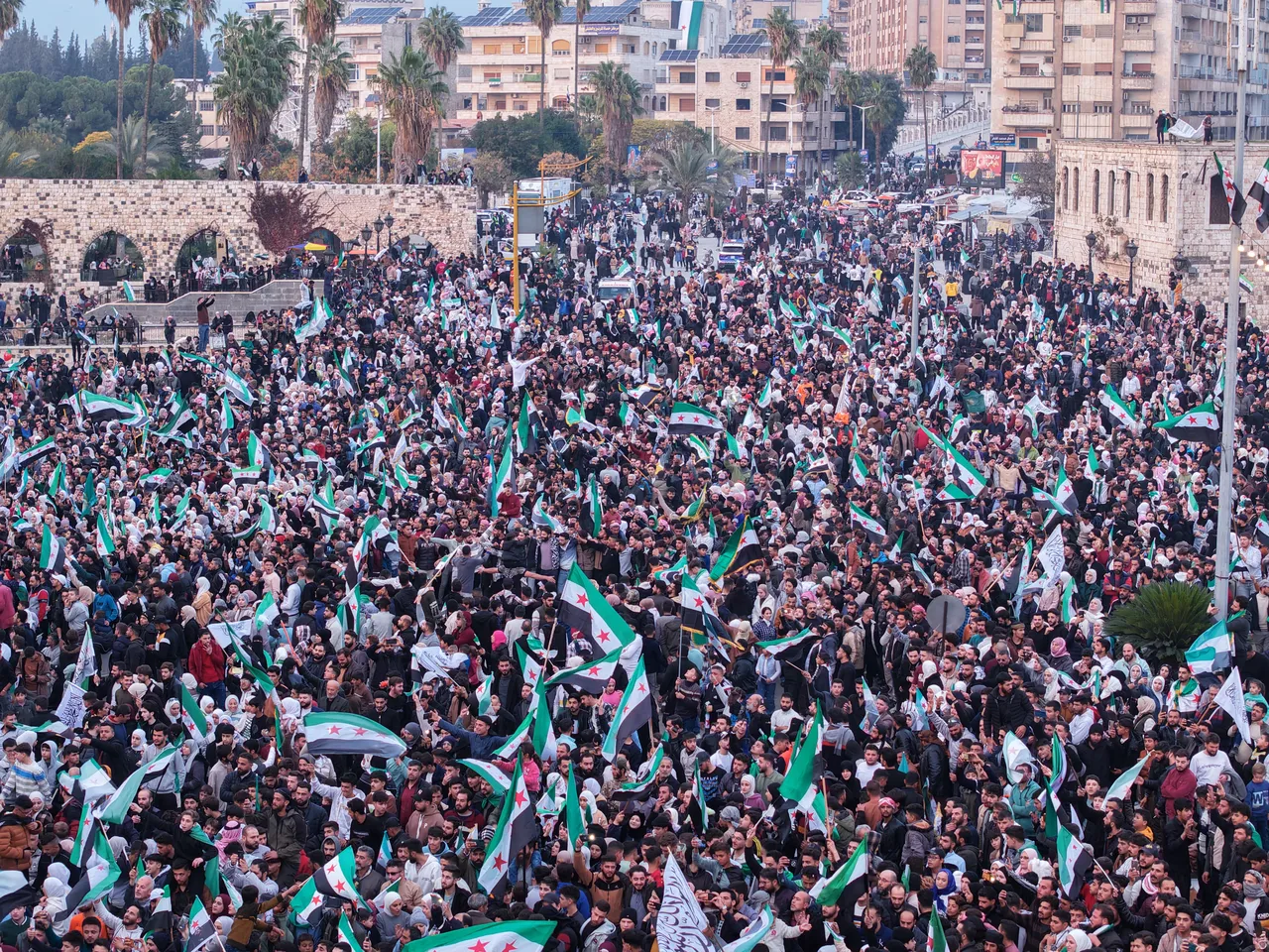 Özgür Suriye bir yaşında