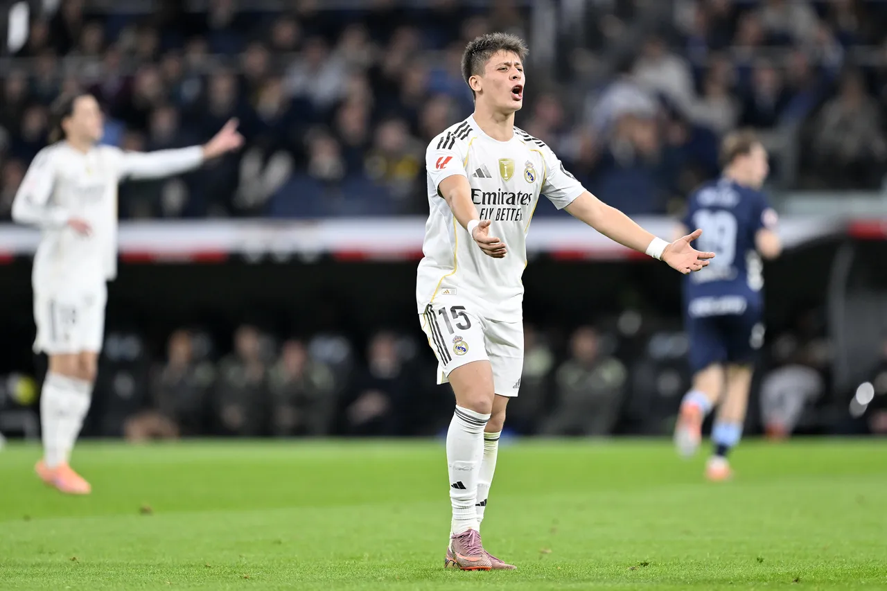 Real Madrid'de soyunma odası karıştı: Şişeler havada uçuştu, ayrılık iddiası geldi