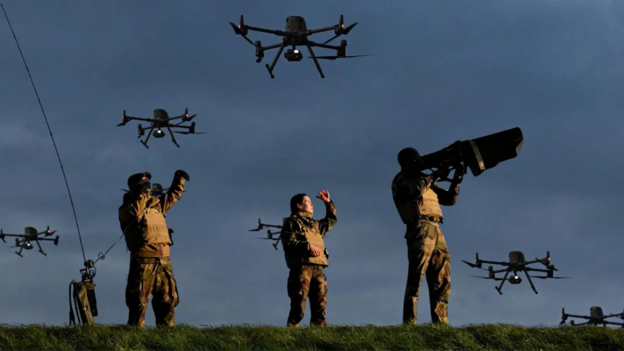 Fransa’nın istihbarat kalbi kuşatma altında! Ordu ateş açtı