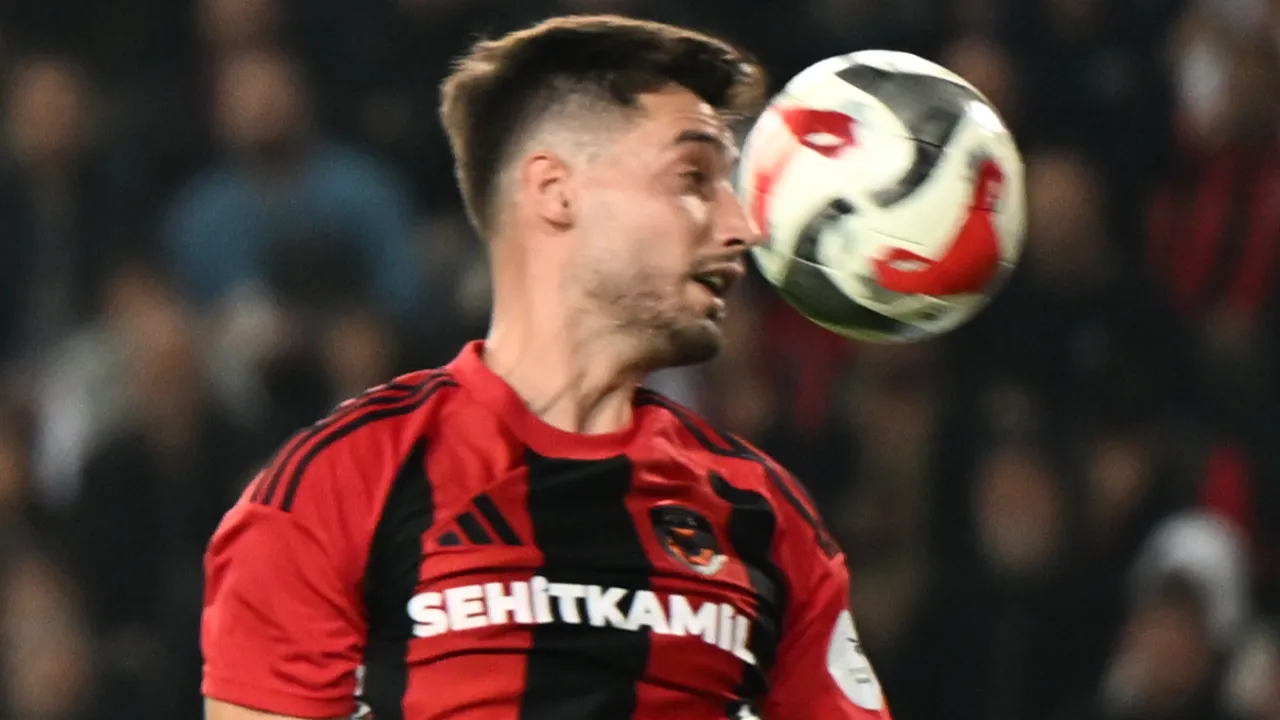 Gaziantep FK'dan 'verilmeyen penaltı' tepkisi: Tayyip Talha Sonuç'un yüzünde kırık tespit edildi