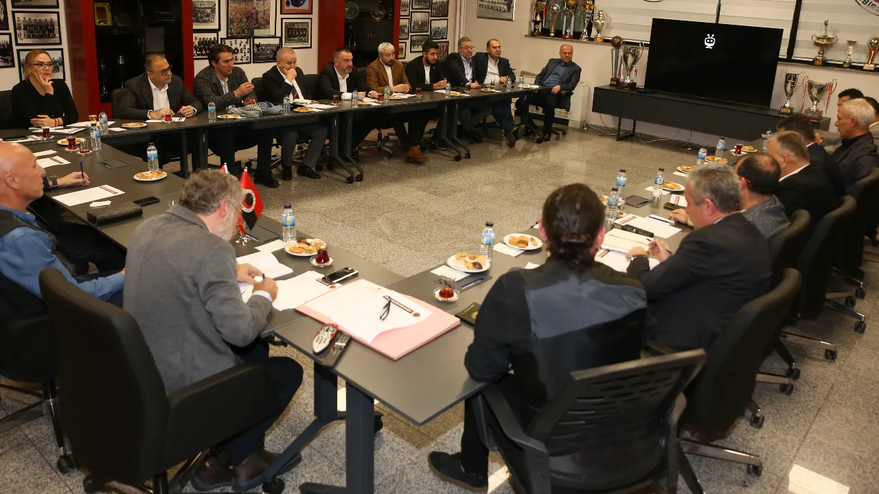 Gençlerbirliği'nde yeni dönem: Yönetimde görev dağılımı yapıldı