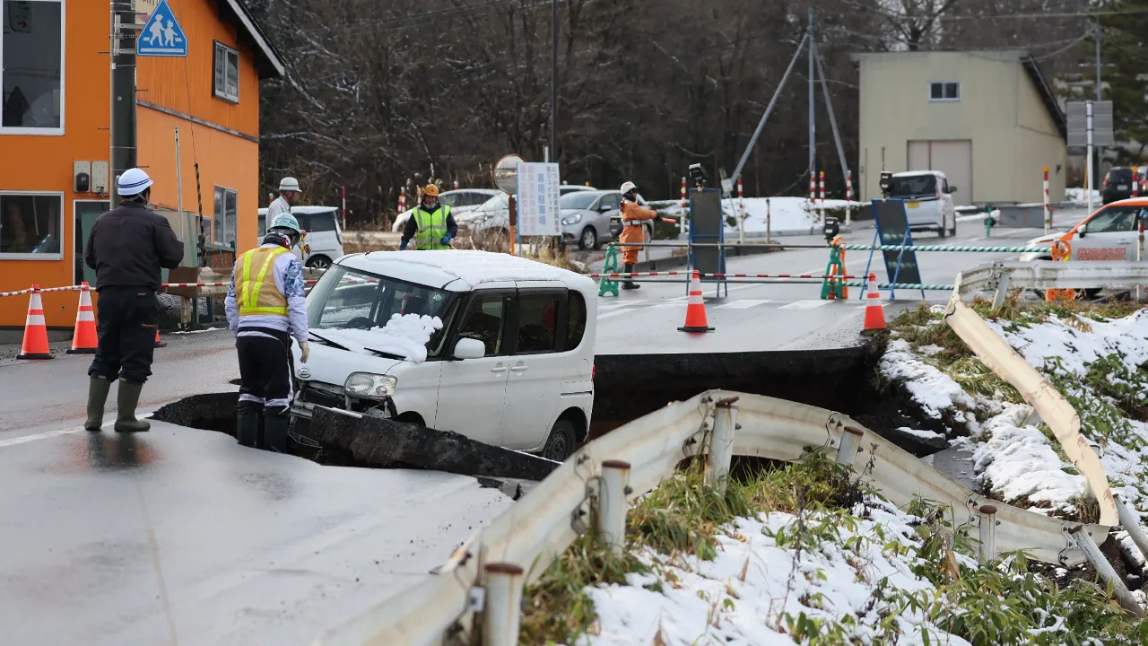 Japonya 7.5 büyüklüğünde depremle sallandı: En az 30 yaralı var 