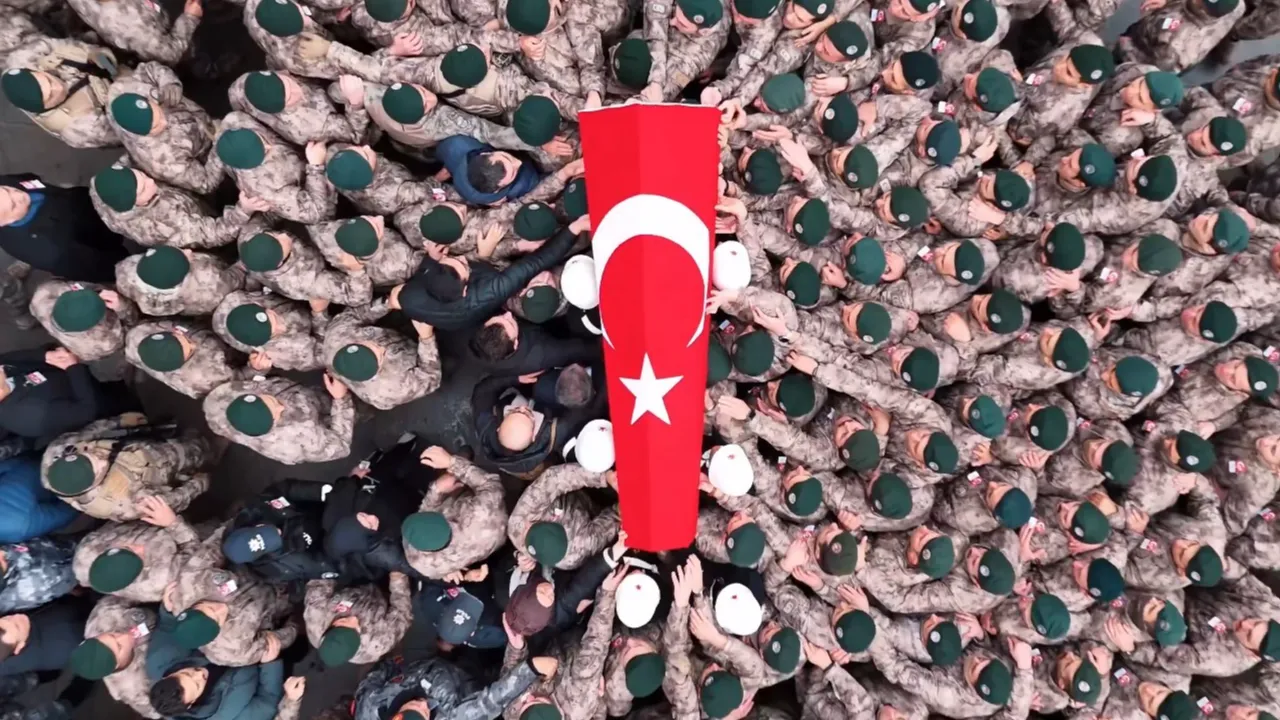 Operasyonda şehit düşmüştü! Şehit Emre Albayrak tekbirlerle uğurlandı