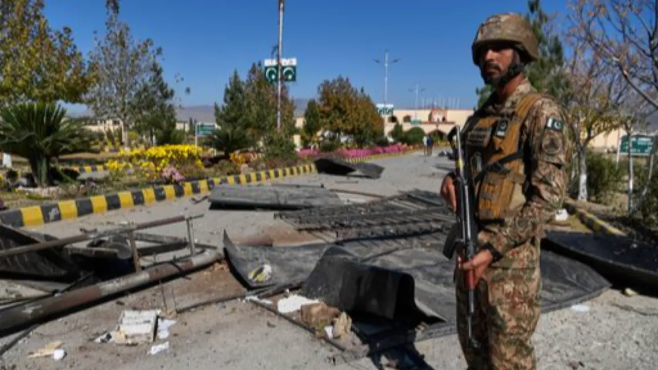 Pakistan'da terör saldırısı! 6 asker hayatını kaybetti