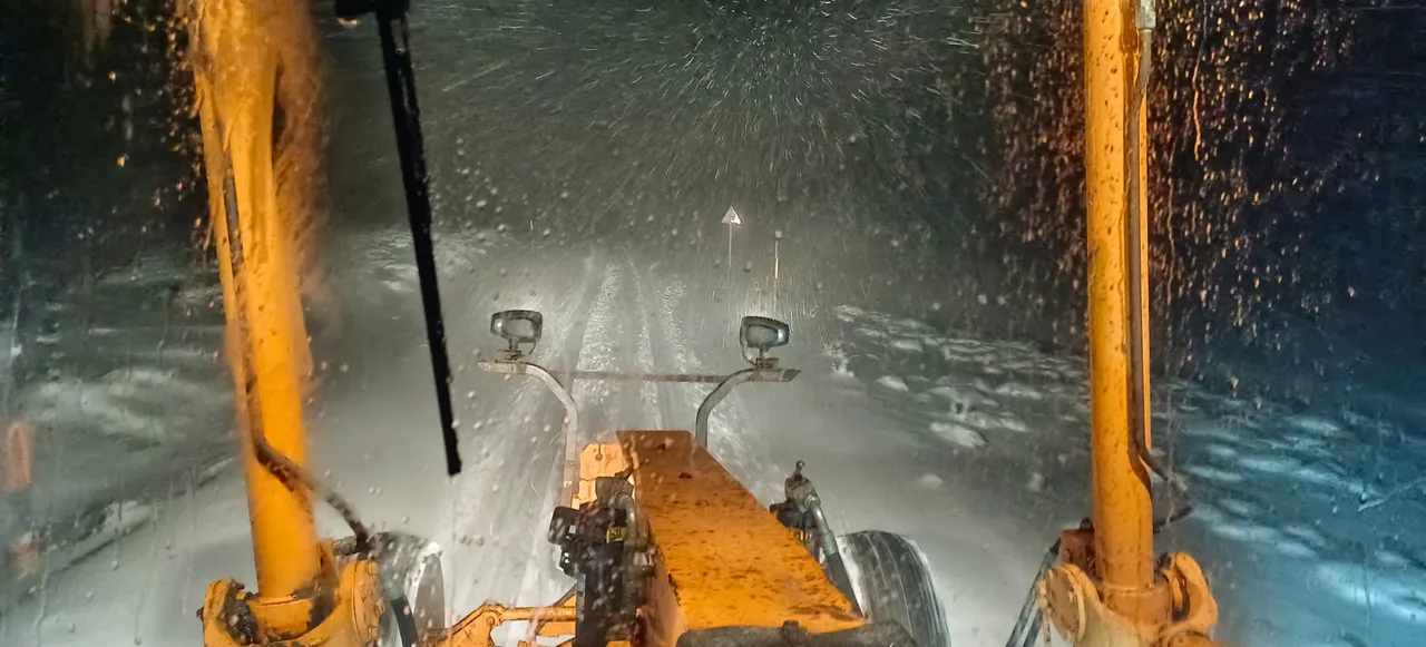 Yoğun kar nedeniyle 10 kişi mahsur kaldı!