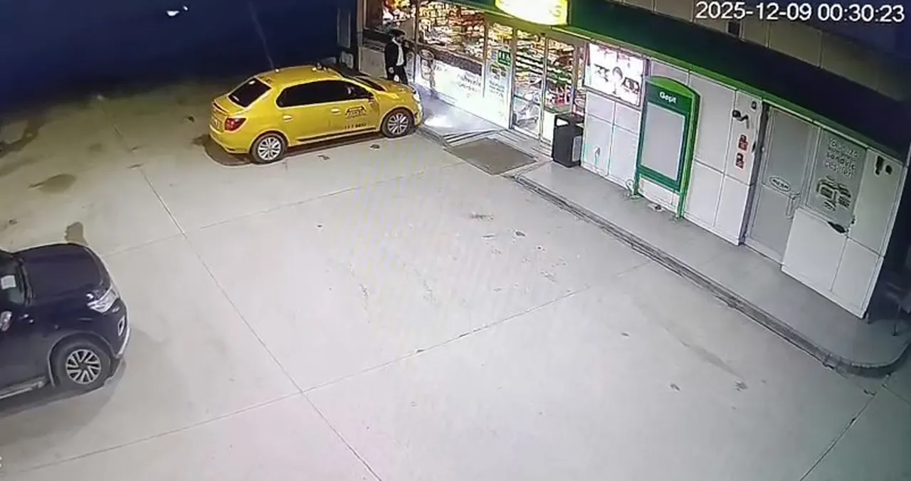 Yolcu tarafından gasp edilen taksinin görüntüleri ortaya çıktı