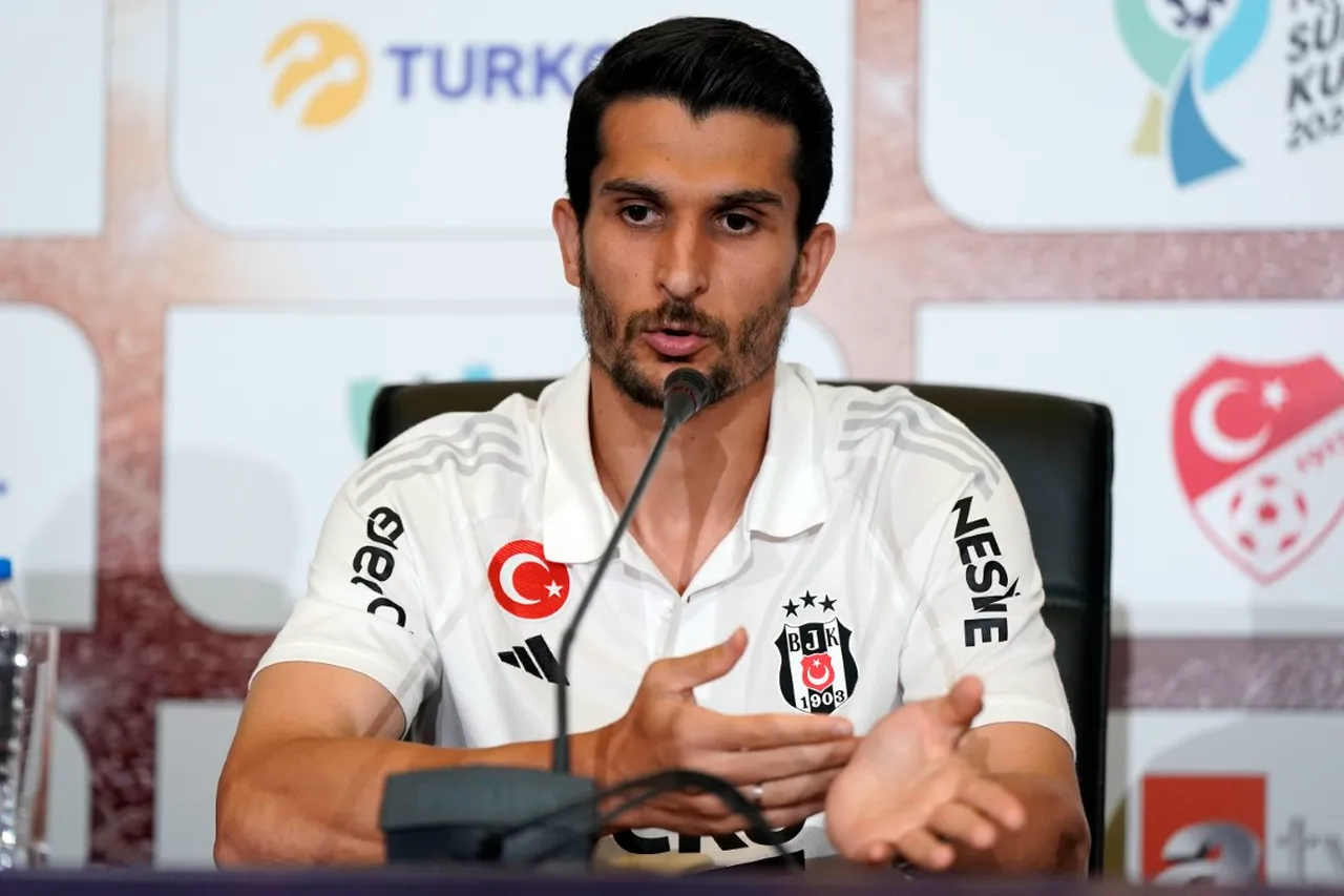 Necip Uysal, Süper Lig'de 3 defa şampiyonluk yaşadı