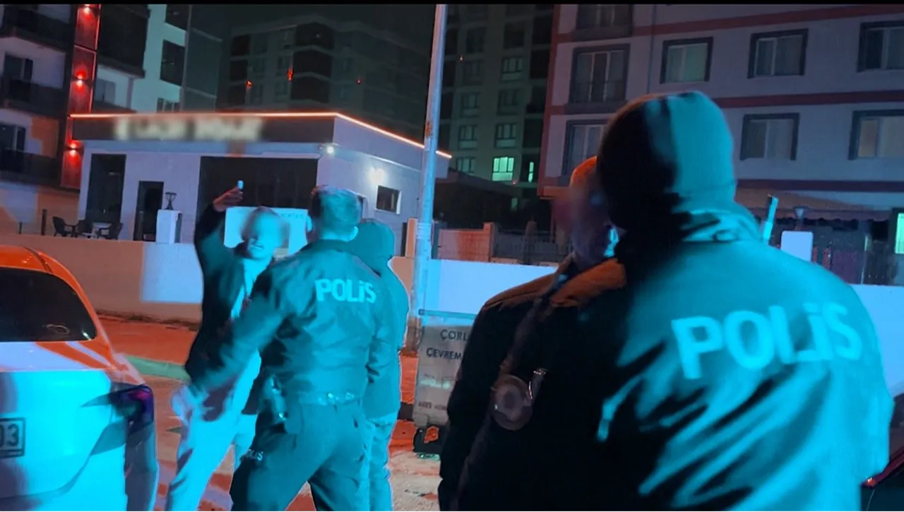 Alkollü trafiğe çıktı, yakalanınca muhabiri tehdit etti: O telefonu kırarım