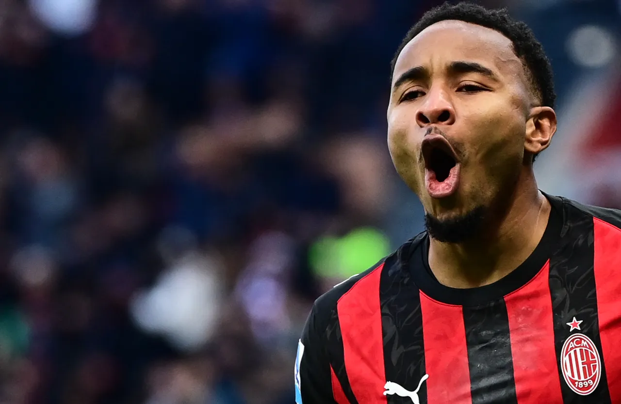 Fransız futbolcu, 2021-2022 sezonunda Bundesliga'da yılın oyuncusu seçildi.